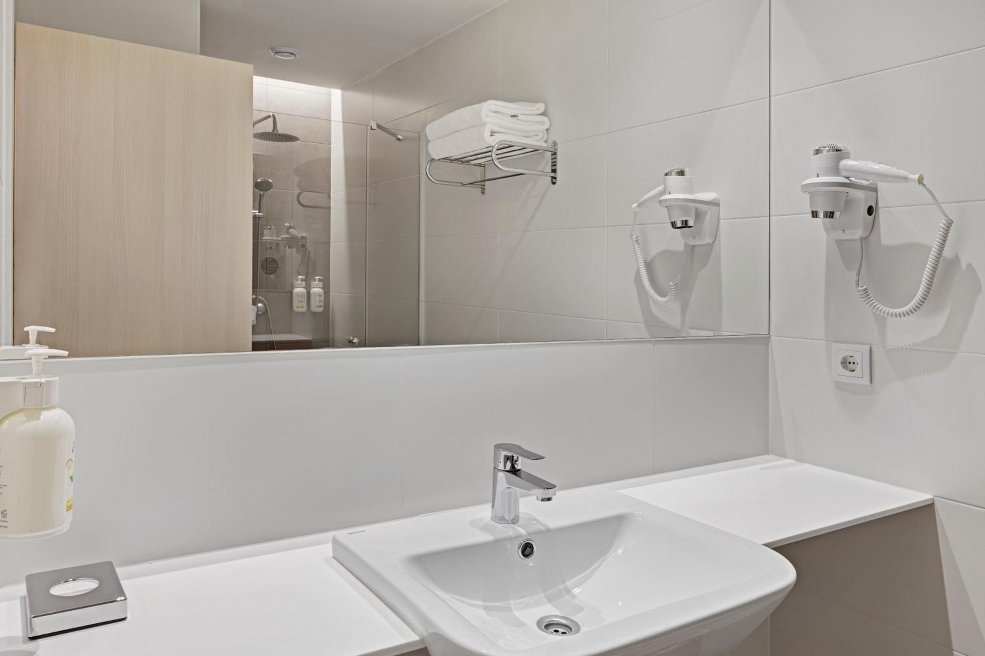 B&B Hotel Santiago Мильядоиро Экстерьер фото