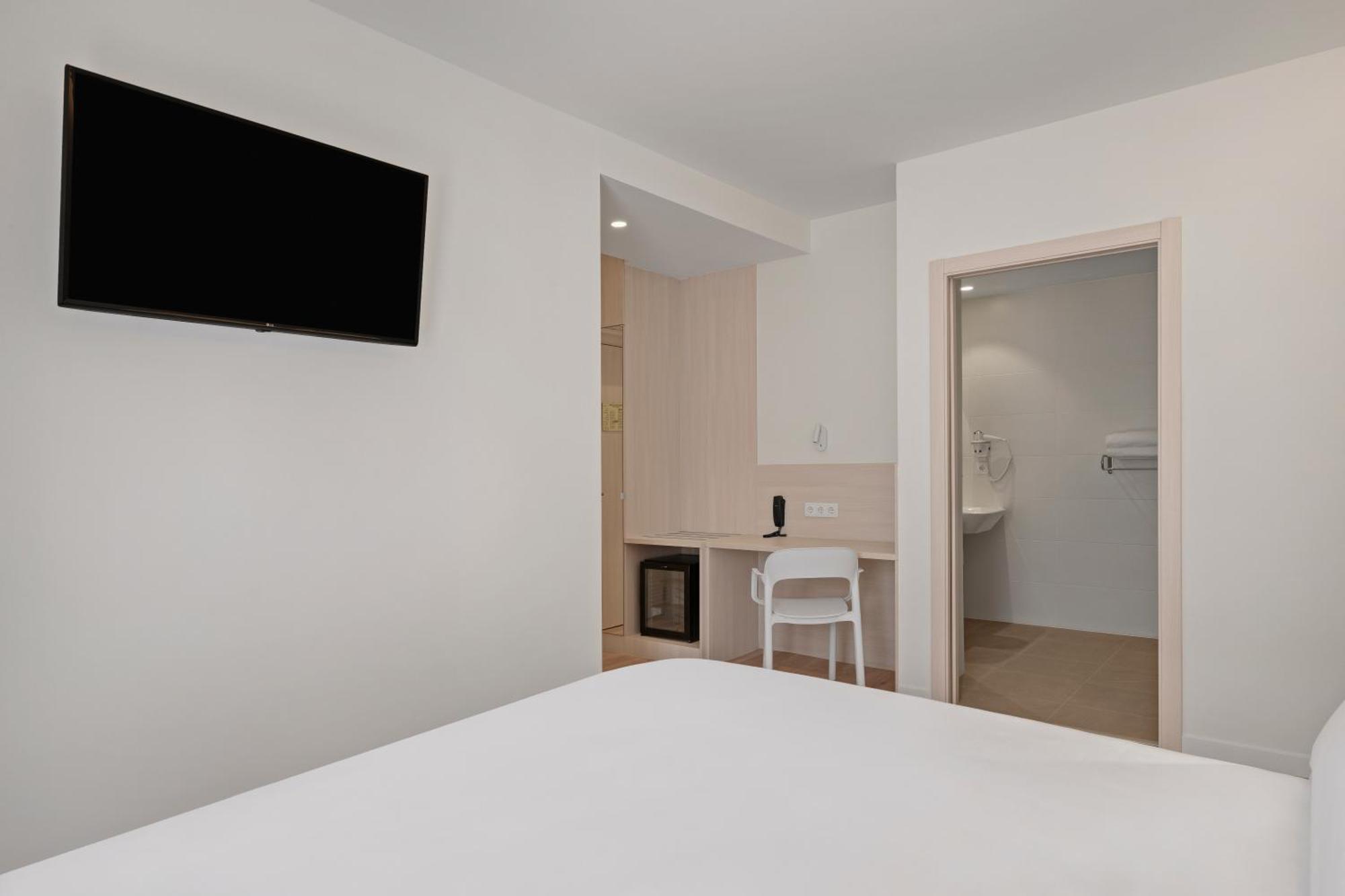 B&B Hotel Santiago Мильядоиро Экстерьер фото